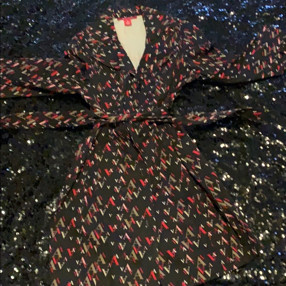 Ladies Coat ❤️🖤🤍 - Picture 4 of 9